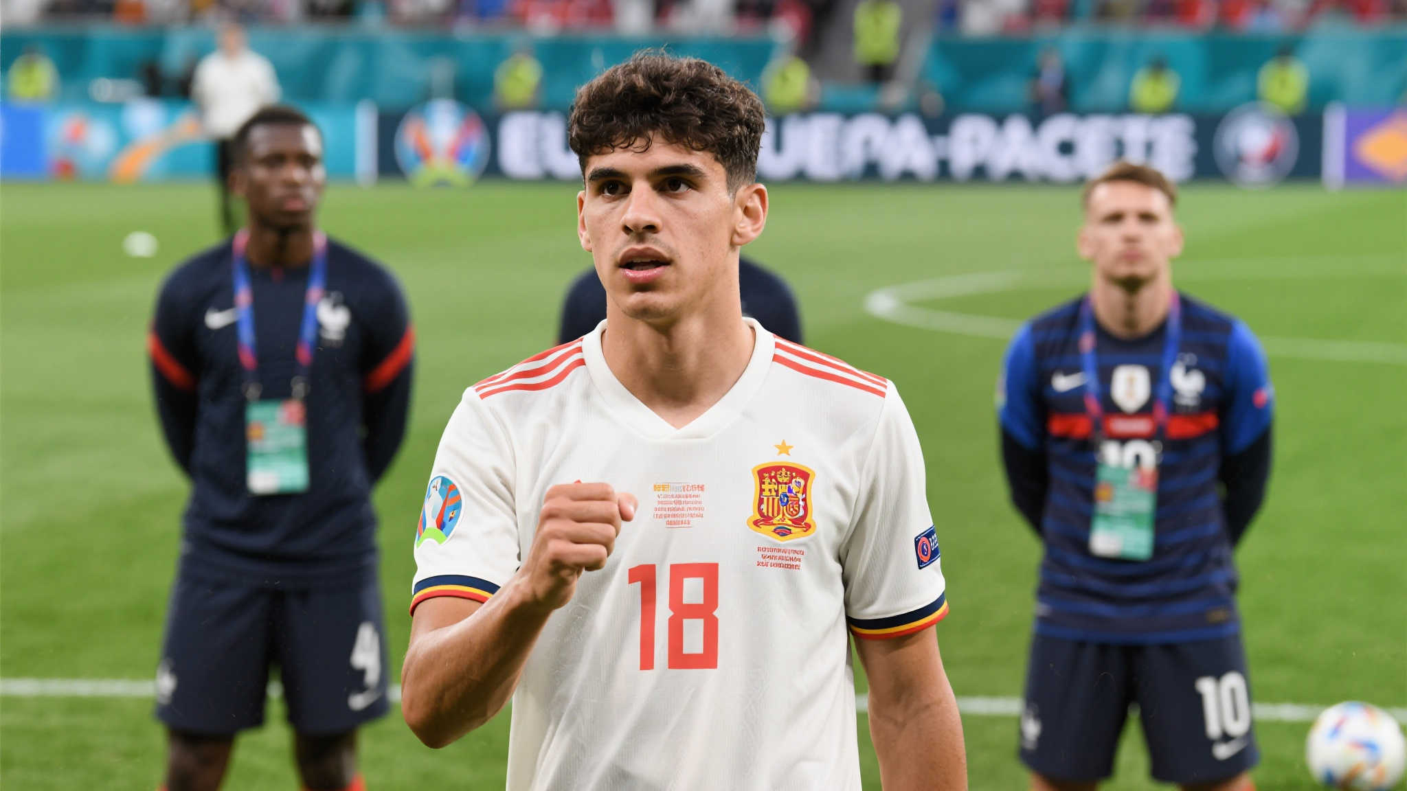 在国际足坛中，欧国联半决赛无疑是每支球队和球员都梦